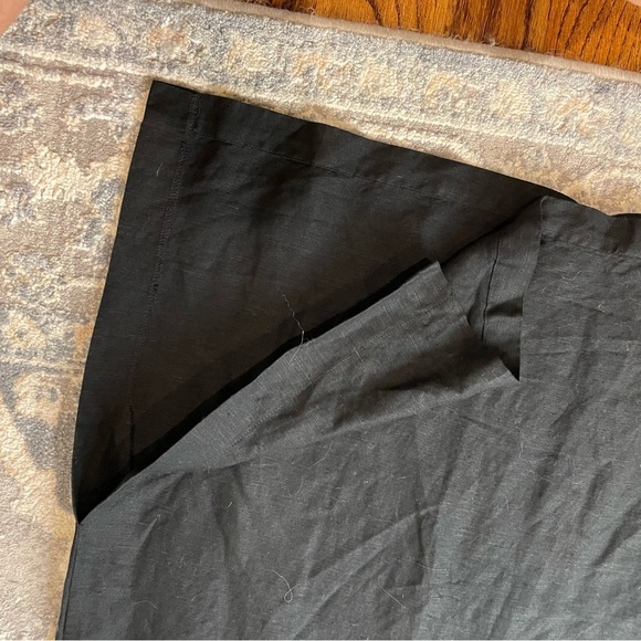 Black Sleeveless Maxi Dress with Unique Print - Picture 3 of 8